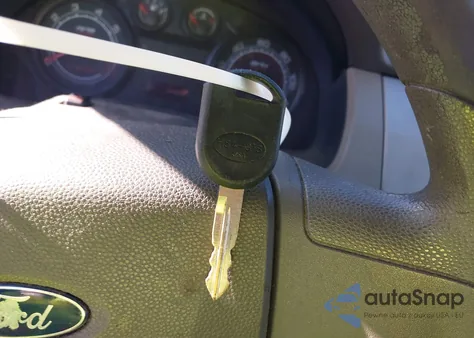 2008 Ford Focus S из США, поврежденный, VIN 1FAHP34NX8W260782